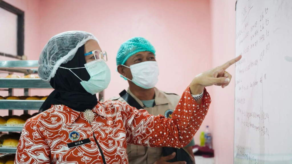 Khairul Hidayati, Kepala Biro Hukum dan Humas Badan Gizi Nasional (BGN) 