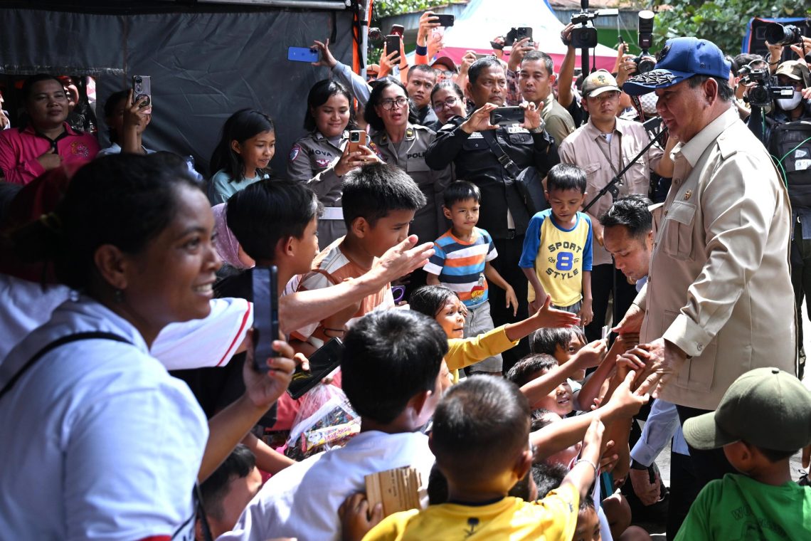 Foto Presiden Prabowo Mengunjungi Korban Bencana di Aceh. Sumber Twitter Sjafie Samsoeddin