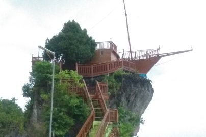 Replika Perahu Boti di Buton