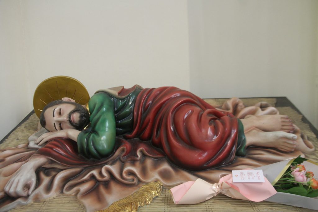 Patung Santo Yosef Tidur