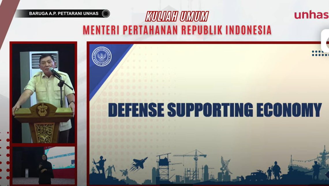 Menteri Pertahanan Sjafrie Sjamsoeddin mengisi kuliah umum di Universitas Hasanuddin,