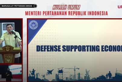 Menteri Pertahanan Sjafrie Sjamsoeddin mengisi kuliah umum di Universitas Hasanuddin,