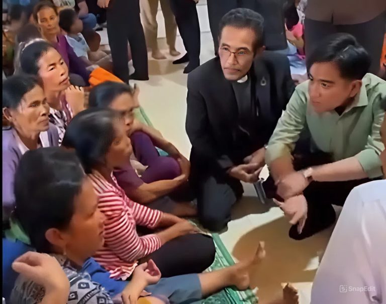 Wakil Presiden Gibran Rakabuming Raka mengunjungi Korban Bencana di Tapanuli Utara