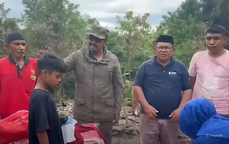 Bupati Azhari Salurkan Bantuan untuk Korban Bencana Kebakaran di Mawasangka