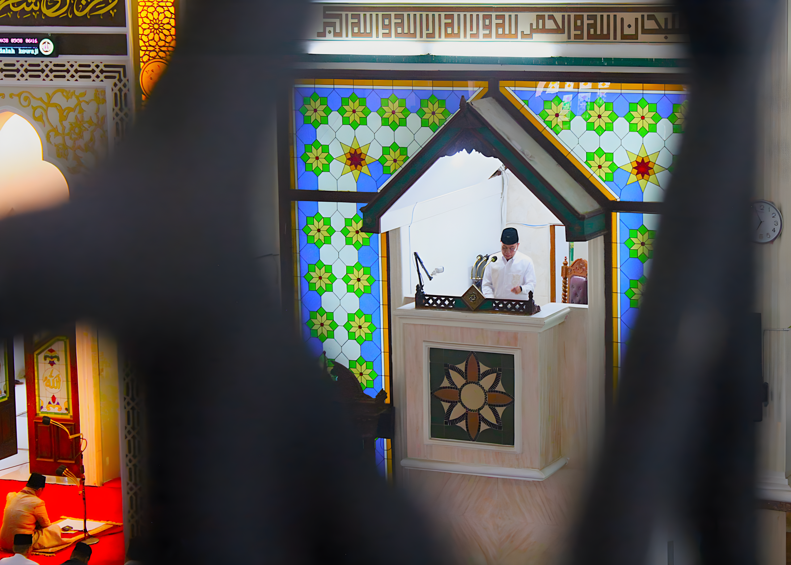 Gubernur Sulawesi Tenggara, Andi Sumangerukka Shalat Idul Fitri di Mesjid Al Kautsar Kendari