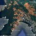Citra satelit lokasi tambang PT Babarina Putra Sulung di Desa Muara Lapaopao, Kecamatan Wolo, Kabupaten Kolaka, Sulawesi Tenggara, yang memperlihatkan area pertambangan di kawasan pesisir dan sejumlah fasilitas perusahaan di sekitarnya.
