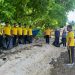 Personel Polres Pulau Morotai bersama mitra swasta mengikuti apel sebelum melaksanakan aksi bersih-bersih di kawasan Pantai Army Dock, Desa Pandanga, Kecamatan Morotai Selatan, dalam rangka memperingati Hari Bhayangkara ke-80 tahun 2026.
