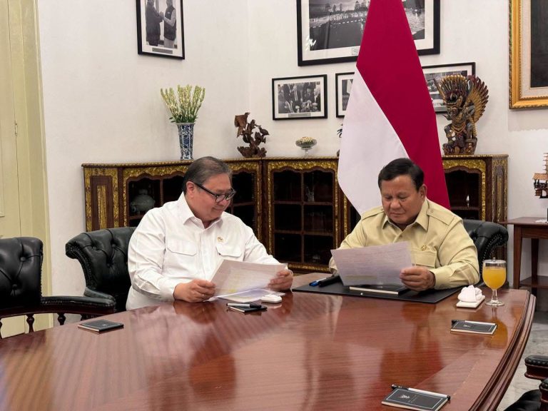 Menteri Koordinator (Menko) Bidang Perekonomian, Airlangga Hartarto menemui Presiden Prabowo Subianto untuk melaporkan terkait Paket Stimulus Ekonomi Semester II Tahun 2026