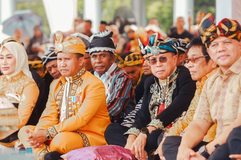 La Ode Darwin, Ridwan Bae, dampingi Andi Sumangerukka di Acara Kerukunan Muna